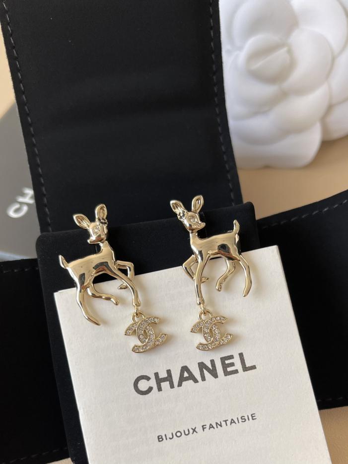réplica,joyas,joyería,1:1,replica,fake,lujo,barato réplica,joyas,joyería,1:1,replica,fake,lujo,barato Pendientes Chanel de 25 peniques con forma de ciervo y herrajes dorados con incrustaciones de cristal de ciervo y doble C (K1Y7I)