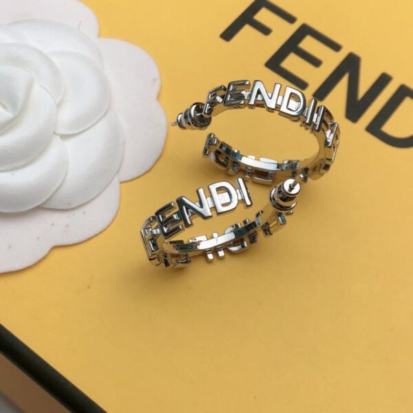 réplica,joyas,joyería,1:1,replica,fake,lujo,barato Pendientes con el nuevo logotipo de FENDI, alta personalización (D8E84)