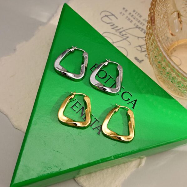 réplica,joyas,joyería,1:1,replica,fake,lujo,barato BOTTEGA VENENTA Nuevos Pendientes Triángulo (FTUI1)