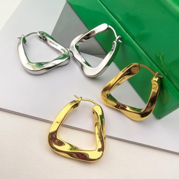 réplica,joyas,joyería,1:1,replica,fake,lujo,barato BOTTEGA VENENTA Nuevos Pendientes Triángulo (FTUI1)