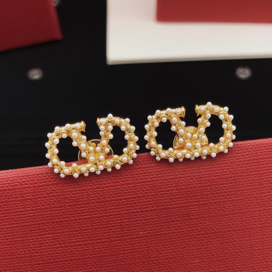 réplica,joyas,joyería,1:1,replica,fake,lujo,barato réplica,joyas,joyería,1:1,replica,fake,lujo,barato Los últimos pendientes de diamantes en forma de V de Valentino, compatibles con material de latón ZP (BFIL6)