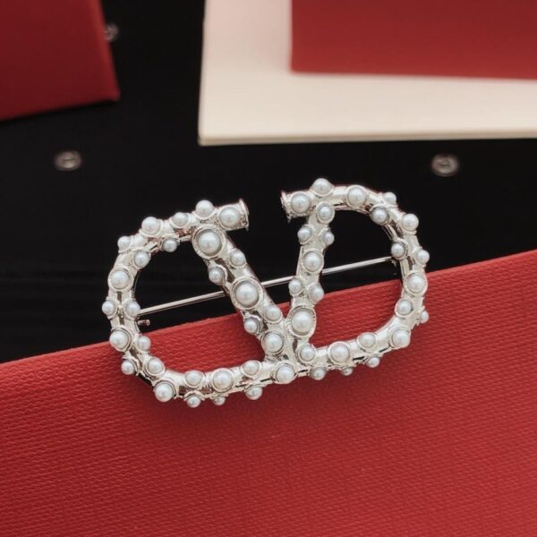 réplica,joyas,joyería,1:1,replica,fake,lujo,barato Broche de cuentas de arroz dorado de Valentino, último modelo, en latón ZP (QK5JT)