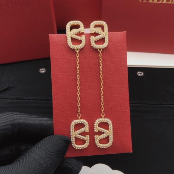 réplica,joyas,joyería,1:1,replica,fake,lujo,barato Los últimos pendientes con borlas de Valentino, fabricados en latón ZP (EV800)