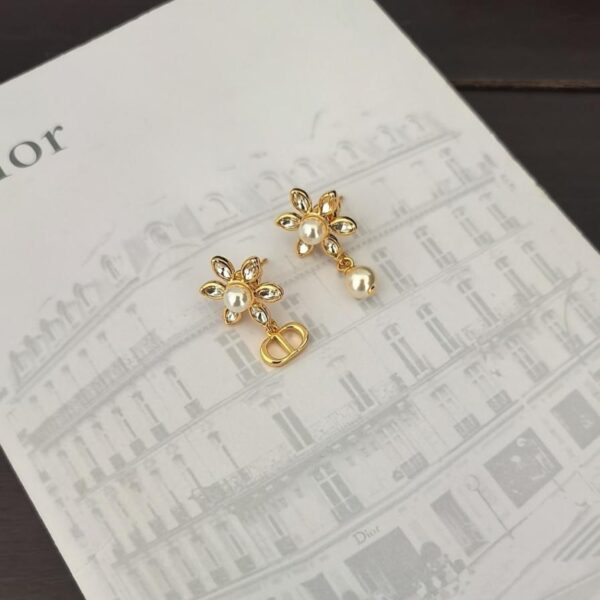 réplica,joyas,joyería,1:1,replica,fake,lujo,barato Los últimos pendientes de flores de cristal de Dior, en consonancia con el material de latón ZP (7JVK8)