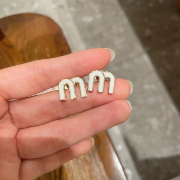 réplica,joyas,joyería,1:1,replica,fake,lujo,barato Nuevos pendientes con diseño de letras de Miu Miu (8Z9P2)