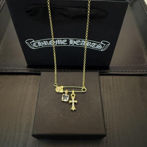 réplica,joyas,joyería,1:1,replica,fake,lujo,barato Nuevo collar con cruz de corazones cromados de alta calidad (J3JN1)
