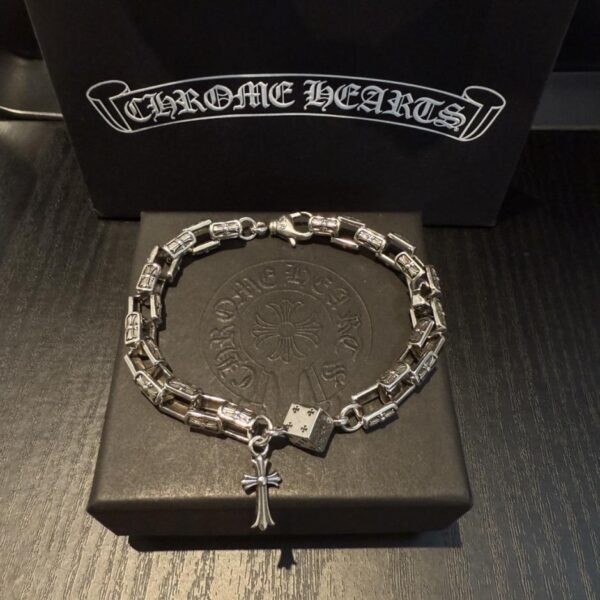 réplica,joyas,joyería,1:1,replica,fake,lujo,barato Pulsera clásica de dados cruzados vintage Chrome Hearts, nueva y de alta calidad (4PN7D)
