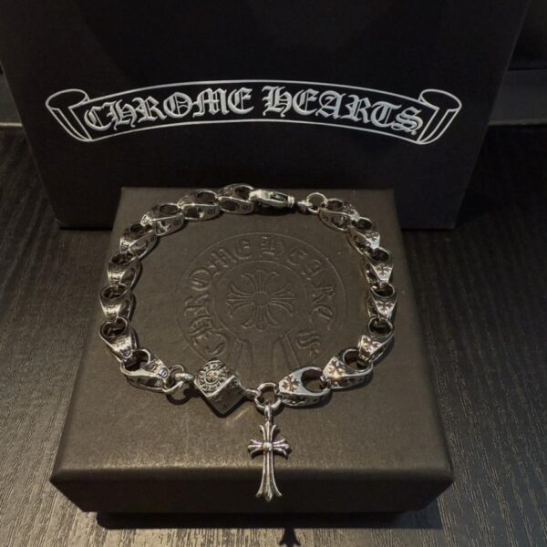 réplica,joyas,joyería,1:1,replica,fake,lujo,barato Pulsera clásica vintage con dados cruzados de Chrome Hearts (G3VZH) de alta calidad.