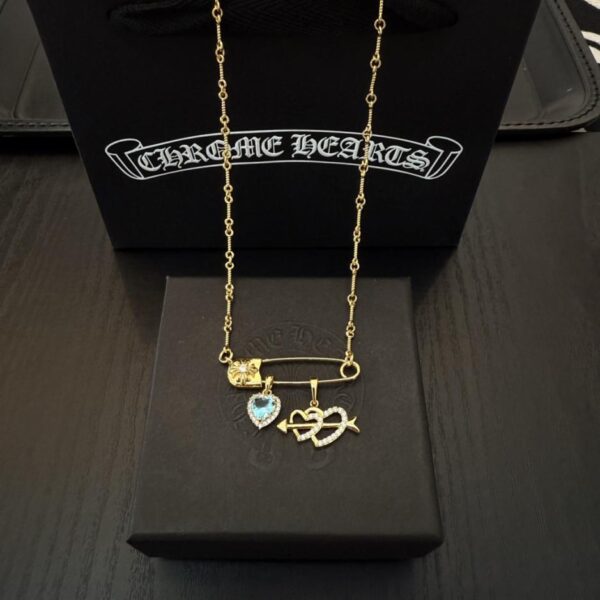 réplica,joyas,joyería,1:1,replica,fake,lujo,barato Nuevo collar con cruz de diamantes blancos y pin de Chrome Hearts de alta calidad (83ZAK)