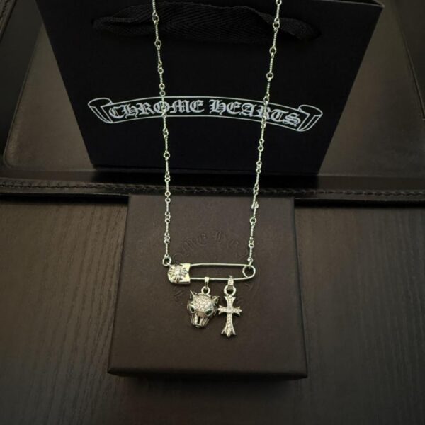réplica,joyas,joyería,1:1,replica,fake,lujo,barato Collar con cruz con imperdible de Chrome Hearts de alta calidad (2ZCSW)