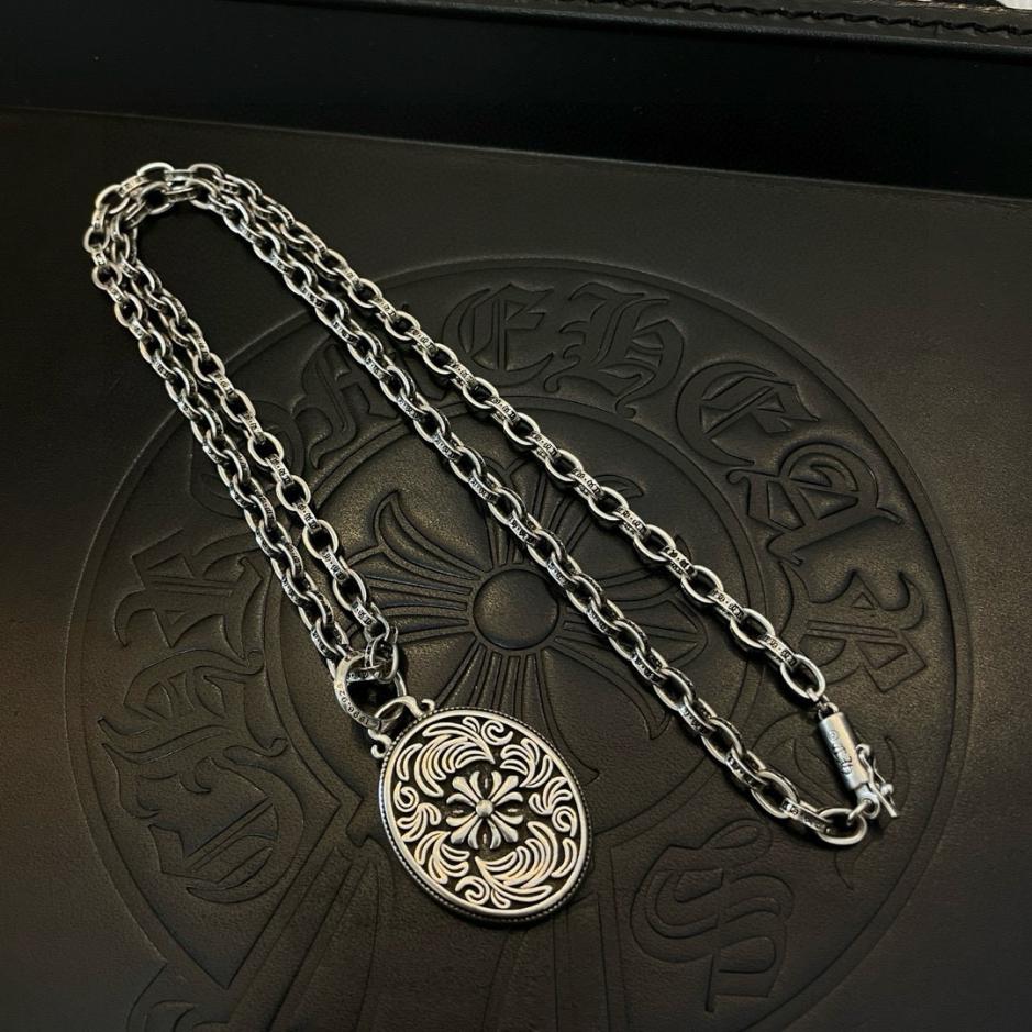 réplica,joyas,joyería,1:1,replica,fake,lujo,barato réplica,joyas,joyería,1:1,replica,fake,lujo,barato Nuevo collar clásico retro con letras de Chrome Hearts, de alta calidad, con colgante redondo de flor de ratán (LUKUS)