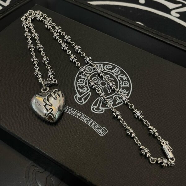 réplica,joyas,joyería,1:1,replica,fake,lujo,barato Nuevo collar clásico de Chrome Hearts con cruz de diamantes blancos y colgante de flor de vid en forma de corazón (2D8LZ)