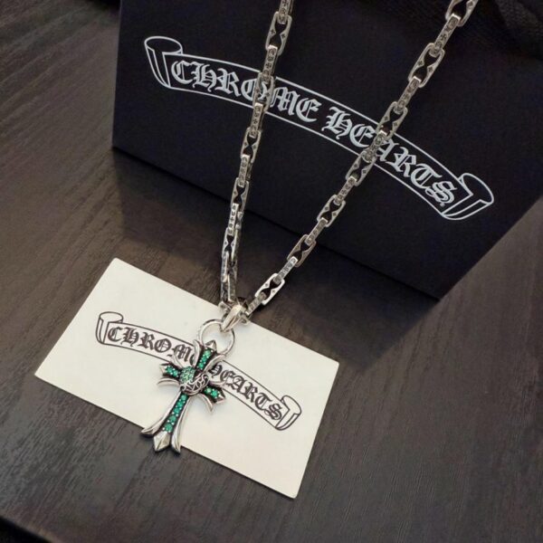 réplica,joyas,joyería,1:1,replica,fake,lujo,barato Nuevo collar con colgante de calavera y flor de explorador vintage clásico de Chrome Hearts (D4E51) de alta calidad.