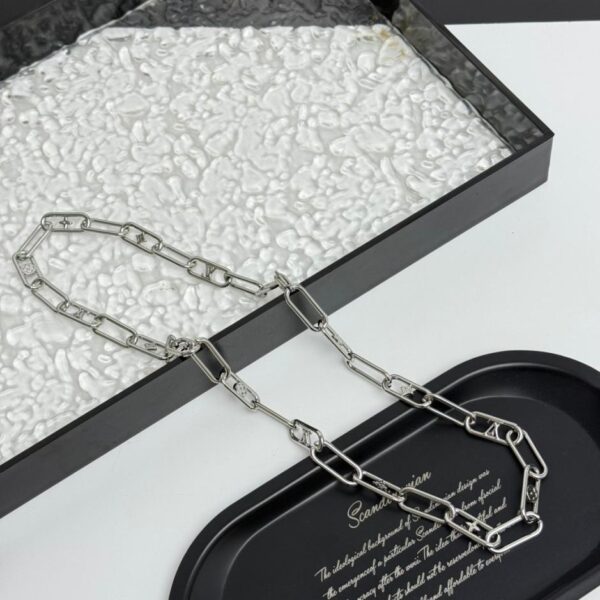 réplica,joyas,joyería,1:1,replica,fake,lujo,barato Los nuevos pendientes de Louis Vuitton están hechos del mismo material que el mostrador (C7HZJ)