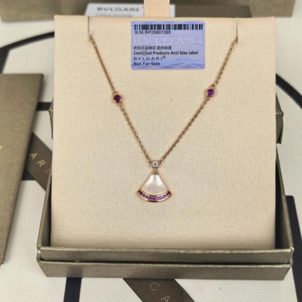 réplica,joyas,joyería,1:1,replica,fake,lujo,barato Collar de esmeraldas Bulgari de estilo contador, nueva actualización, en oro rosa, pequeño material, oro V, producción de diamantes de alto carbono 5A (VQW3O).