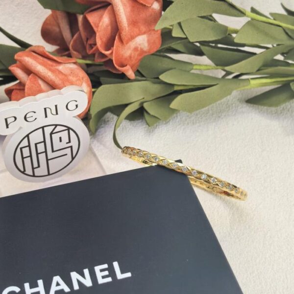réplica,joyas,joyería,1:1,replica,fake,lujo,barato Pulsera de diamantes Chanel de versión estrecha, galvanizada en oro grueso de 18 quilates, con preservación del color (MGNQK)