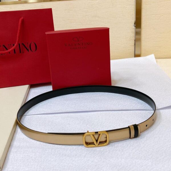 réplica,joyas,joyería,1:1,replica,fake,lujo,barato Cinturón reversible de piel de becerro brillante con hebilla clásica de latón VALENTINO GARAVANI VLOGO SIGNATURE (2PPY5)
