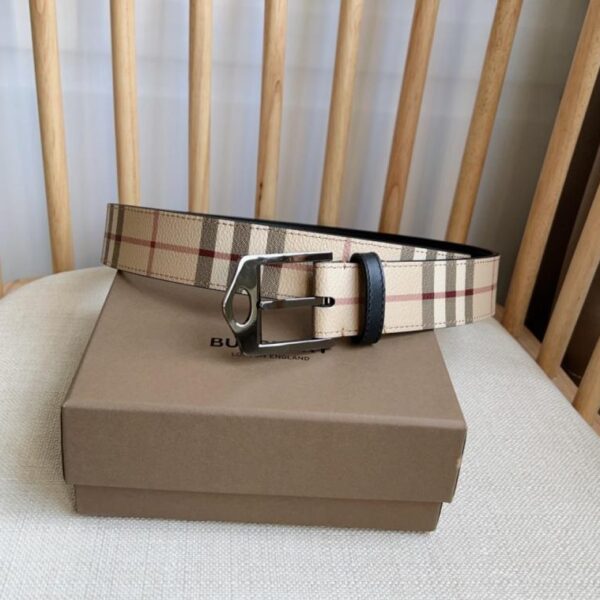 réplica,joyas,joyería,1:1,replica,fake,lujo,barato Nuevo reloj Burberry con sincronización de contador London Plaid con hebilla hueca, ancho de hebilla 3,5 cm (E3GPZ)