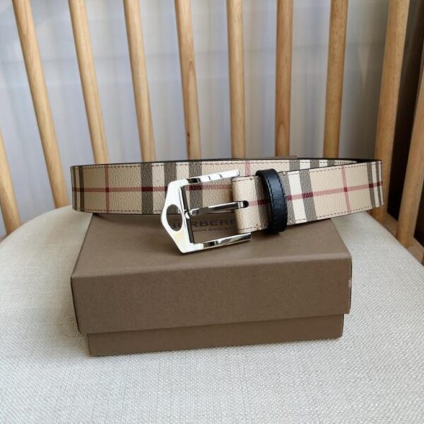 réplica,joyas,joyería,1:1,replica,fake,lujo,barato Nuevo reloj Burberry con sincronización de contador London Plaid con hebilla hueca, ancho de hebilla 3,5 cm (KVIEF)