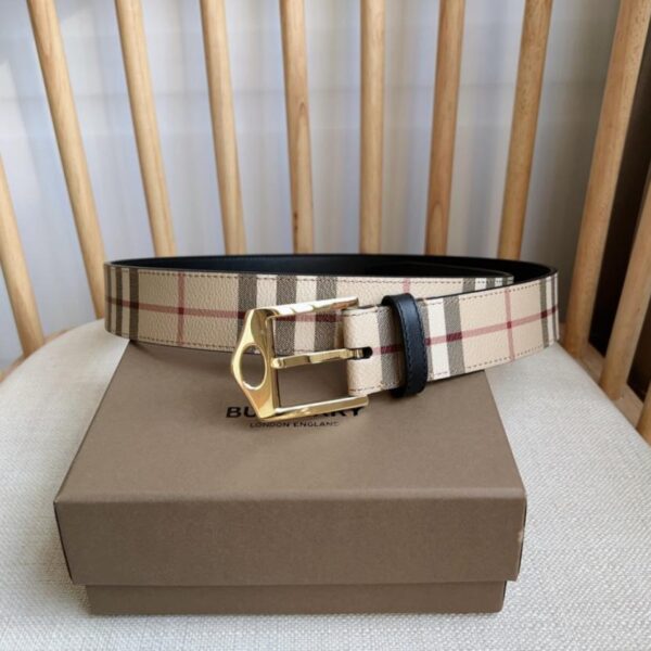 réplica,joyas,joyería,1:1,replica,fake,lujo,barato Nuevo reloj Burberry con sincronización de contador London Plaid con hebilla hueca, ancho de hebilla 3,5 cm (P0KO0)
