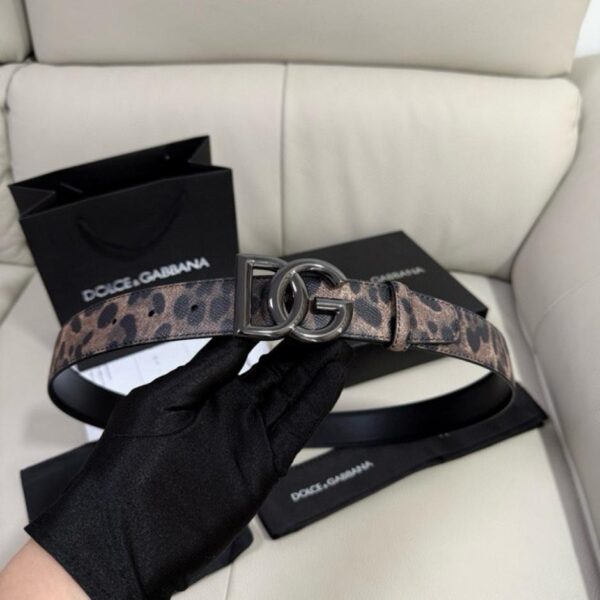 réplica,joyas,joyería,1:1,replica,fake,lujo,barato Cinturón de piel de becerro Dauphine con estampado de leopardo de Dolce & Gabbana, doble faz, 3,5 cm de ancho (5QSNH)