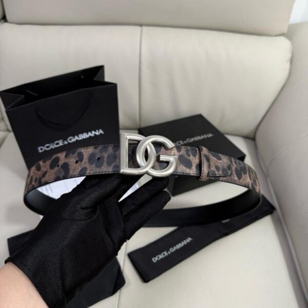 réplica,joyas,joyería,1:1,replica,fake,lujo,barato Cinturón de piel de becerro Dauphine con estampado de leopardo de Dolce & Gabbana, doble faz, 3,5 cm de ancho (5QSNH)