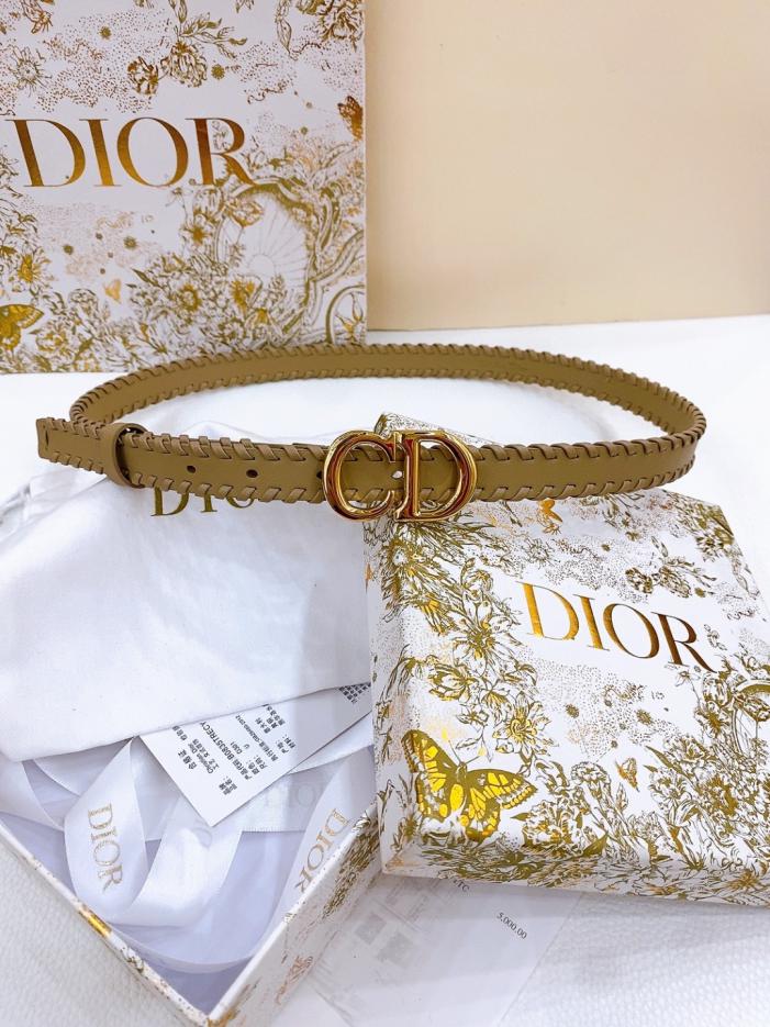 réplica,joyas,joyería,1:1,replica,fake,lujo,barato réplica,joyas,joyería,1:1,replica,fake,lujo,barato Cinturón Dior Saddle Belt de piel lisa negra de 20 mm con diseño de estrella Montaigne CD (KGP42)