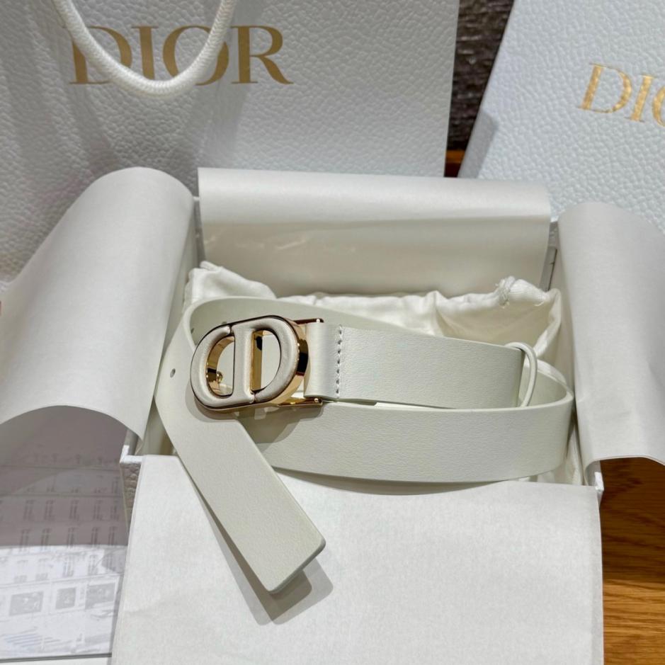 réplica,joyas,joyería,1:1,replica,fake,lujo,barato réplica,joyas,joyería,1:1,replica,fake,lujo,barato Nuevo cinturón de mujer Dior (TTU2F)