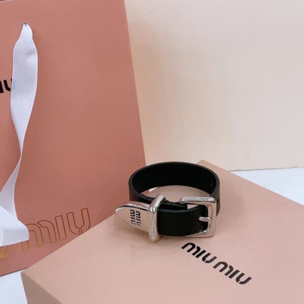 réplica,joyas,joyería,1:1,replica,fake,lujo,barato Pulsera Miu Miu con cinturón de piel de 2,0 cm (8YPJ6)