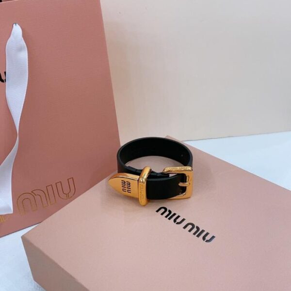 réplica,joyas,joyería,1:1,replica,fake,lujo,barato Pulsera Miu Miu con cinturón de piel de 2,0 cm (9FIM3)