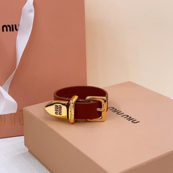 réplica,joyas,joyería,1:1,replica,fake,lujo,barato Pulsera Miu Miu con cinturón de piel de 2,0 cm (NM7NR)