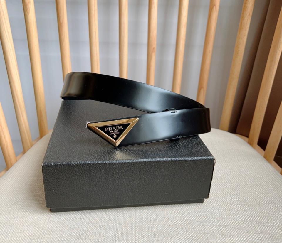 réplica,joyas,joyería,1:1,replica,fake,lujo,barato réplica,joyas,joyería,1:1,replica,fake,lujo,barato Cinturón de piel brillante de último modelo de PRADA (JQLTQ)