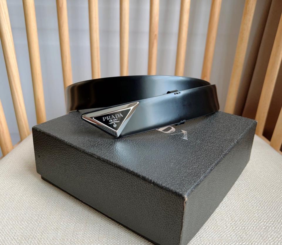 réplica,joyas,joyería,1:1,replica,fake,lujo,barato réplica,joyas,joyería,1:1,replica,fake,lujo,barato Cinturón de piel brillante de último modelo de PRADA (TF8B7)