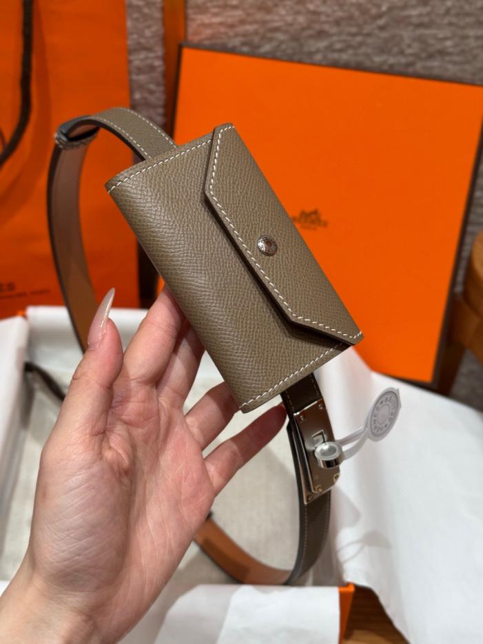 réplica,joyas,joyería,1:1,replica,fake,lujo,barato réplica,joyas,joyería,1:1,replica,fake,lujo,barato Riñonera pequeña con hebilla Kelly de Hermes (nuevo cinturón H, QF03J)