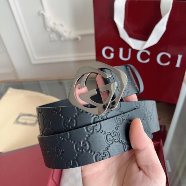 réplica,joyas,joyería,1:1,replica,fake,lujo,barato Etiqueta horizontal con el nuevo logotipo GUCCI Classic de piel repujada, ancho de 40 mm (TYKNW)