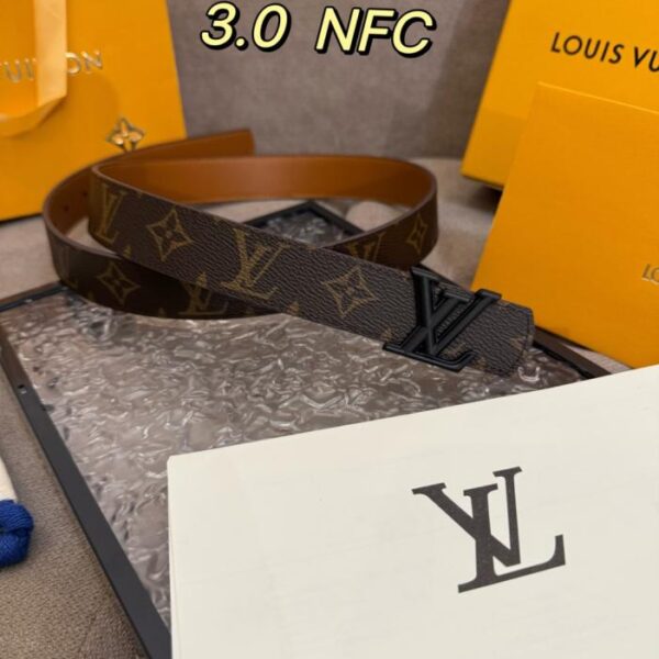 réplica,joyas,joyería,1:1,replica,fake,lujo,barato Cinturón LV Iniciales Reversible 3.0cm (3AG6Z)