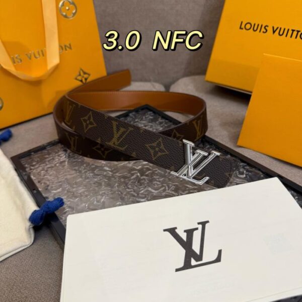 réplica,joyas,joyería,1:1,replica,fake,lujo,barato Cinturón reversible LV Iniciales 3.0cm (HHG8H)