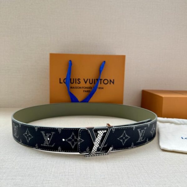 réplica,joyas,joyería,1:1,replica,fake,lujo,barato Cinturón reversible LV Initiales nuevo de ancho 4.0 (CALBU)