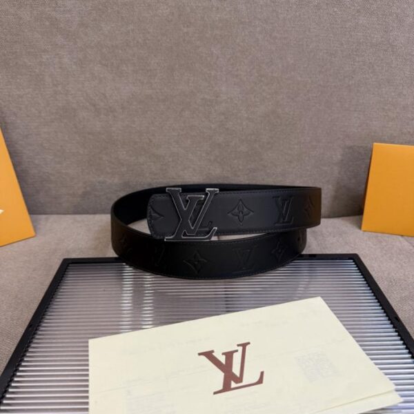 réplica,joyas,joyería,1:1,replica,fake,lujo,barato Cinturón reversible LV Dimension 4.0 con letras LV en relieve de cuero y flores Monogram (69G53)