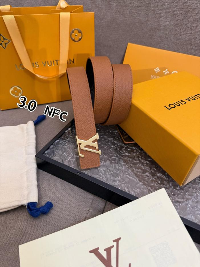 réplica,joyas,joyería,1:1,replica,fake,lujo,barato réplica,joyas,joyería,1:1,replica,fake,lujo,barato Cinturón reversible LV Iniciales 3.0cm (GFY75)