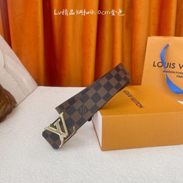 réplica,joyas,joyería,1:1,replica,fake,lujo,barato 【LOUIS VUITTON】 Calidad original y clásica. Un lado con estampado clásico y el otro con tejido liso. Hebilla original de acero de alta calidad de 4,0 cm de ancho (26ZW3).