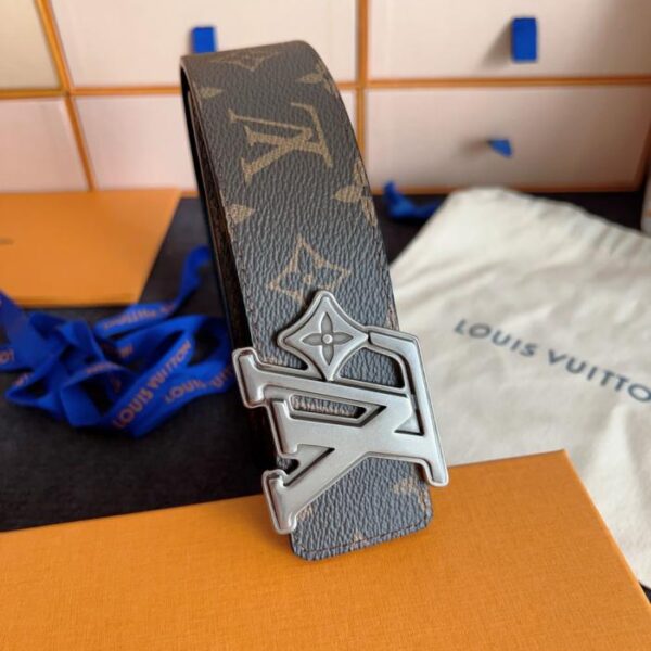 réplica,joyas,joyería,1:1,replica,fake,lujo,barato Los nuevos modelos de Louis Vuitton ya están disponibles en los mostradores. LV4.0CM ancho M4110 (78OSA)