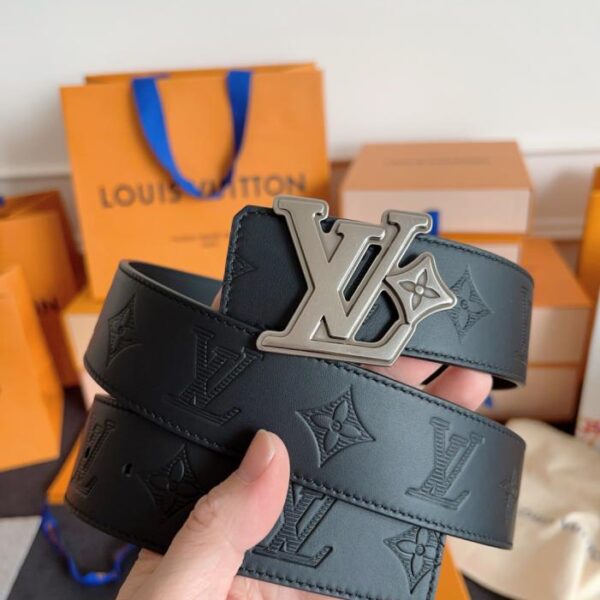 réplica,joyas,joyería,1:1,replica,fake,lujo,barato Los nuevos modelos de Louis Vuitton ya están disponibles en los mostradores. LV4.0CM ancho M4110 (78OSA)