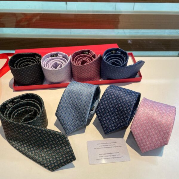 réplica,joyas,joyería,1:1,replica,fake,lujo,barato Nueva serie de corbatas para hombre de Ferragamo, 100 % sarga de seda de primera calidad, hechas a mano y personalizadas (6J5VU)