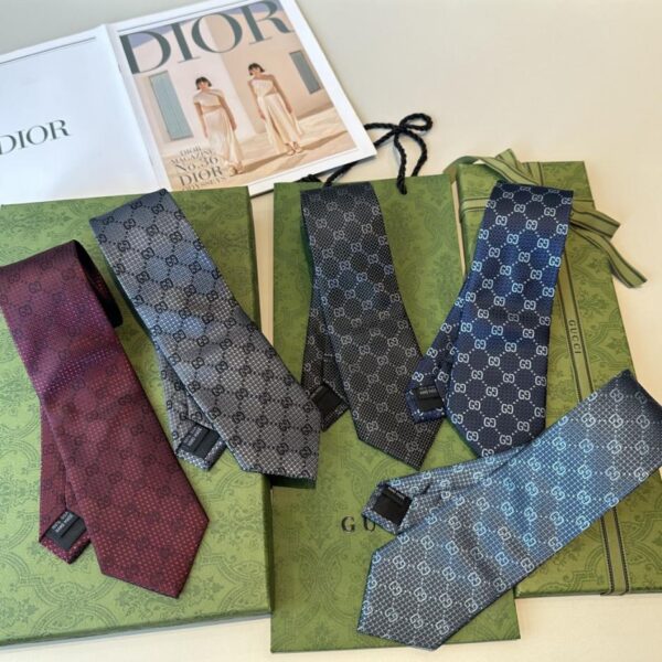 réplica,joyas,joyería,1:1,replica,fake,lujo,barato Corbata Gucci New Counter [Corbata con estampado del logotipo GG] para hombre (K86H6)
