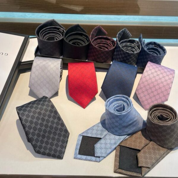 réplica,joyas,joyería,1:1,replica,fake,lujo,barato Corbata Gucci New Counter [Corbata con estampado del logotipo GG] para hombre (Q3XRI)