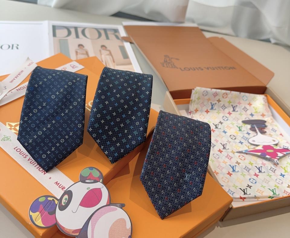 réplica,joyas,joyería,1:1,replica,fake,lujo,barato réplica,joyas,joyería,1:1,replica,fake,lujo,barato Corbata clásica con flores de Louis Vuitton (T29KL)