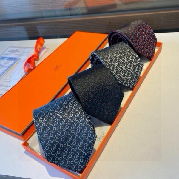 réplica,joyas,joyería,1:1,replica,fake,lujo,barato Nueva colección de corbatas Hermès para hombre, 100 % sarga de seda de primera calidad, personalizadas a mano (NPWYQ)