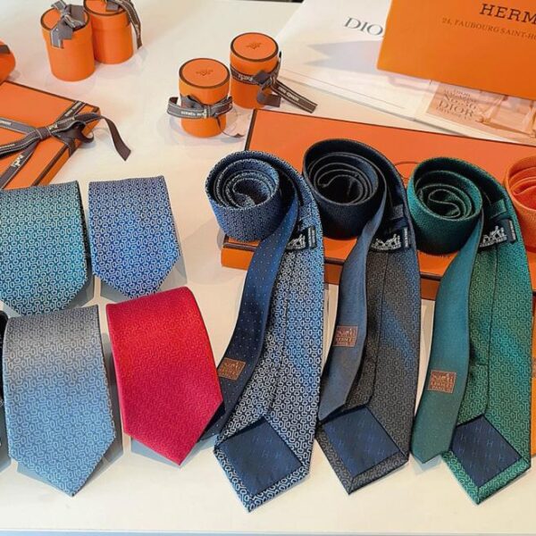 réplica,joyas,joyería,1:1,replica,fake,lujo,barato Nueva colección de corbatas Hermès para hombre, 100 % sarga de seda de primera calidad, personalizadas a mano (JWX0Q)
