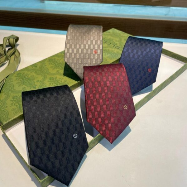 réplica,joyas,joyería,1:1,replica,fake,lujo,barato Corbata Gucci New Counter [Corbata con estampado del logotipo GG] para hombre (GF2B4)